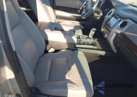 2014 Toyota Tundra Limited 5.7L V8 z USA, uszkodzony, nr VIN 5TFFY5F19EX172588